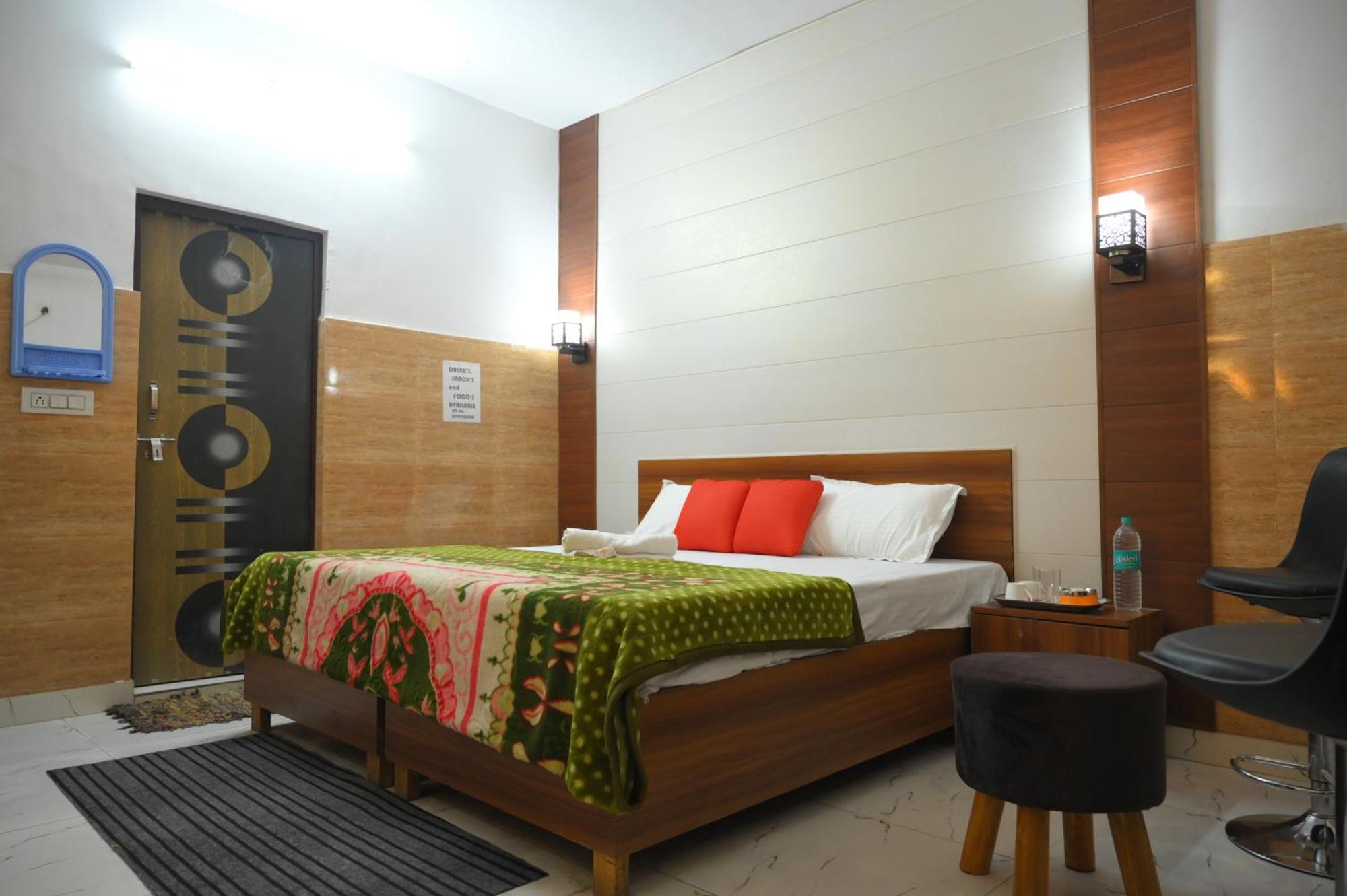 Hotel Starlight Meerut Dış mekan fotoğraf