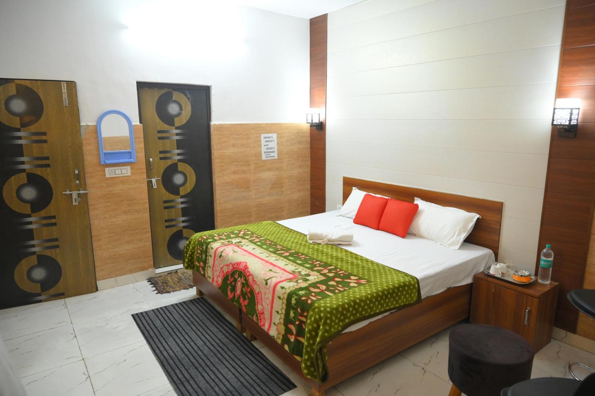 Hotel Starlight Meerut Dış mekan fotoğraf