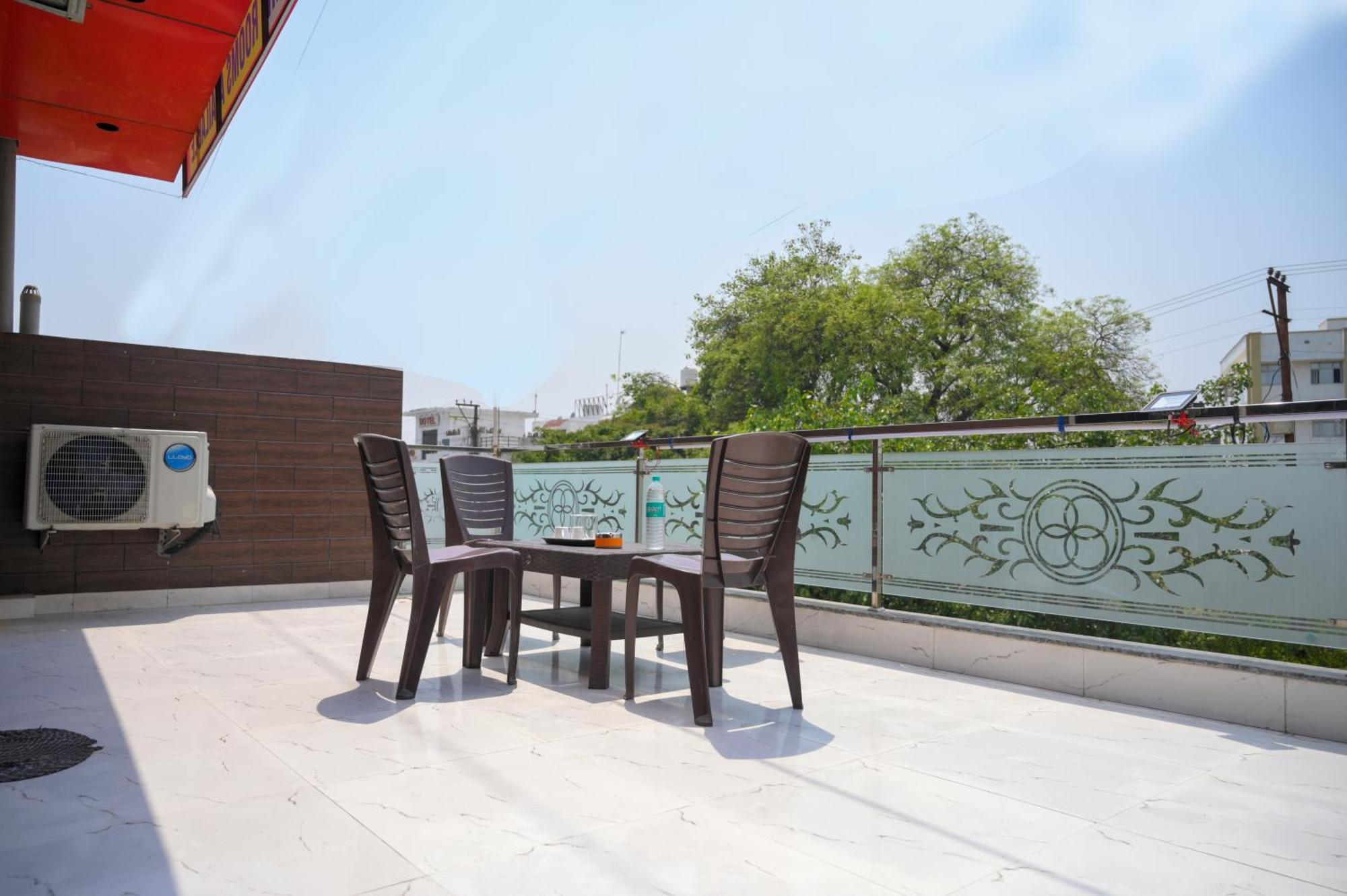 Hotel Starlight Meerut Dış mekan fotoğraf