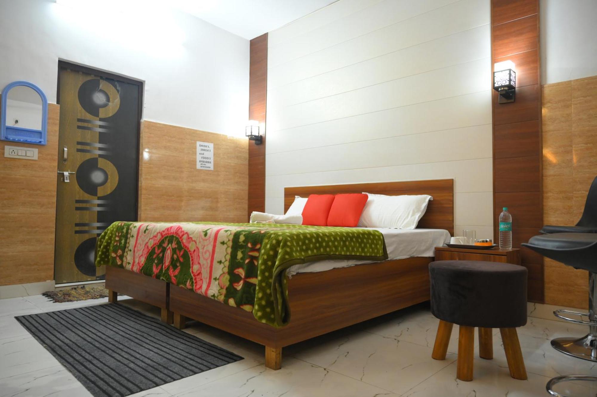 Hotel Starlight Meerut Dış mekan fotoğraf