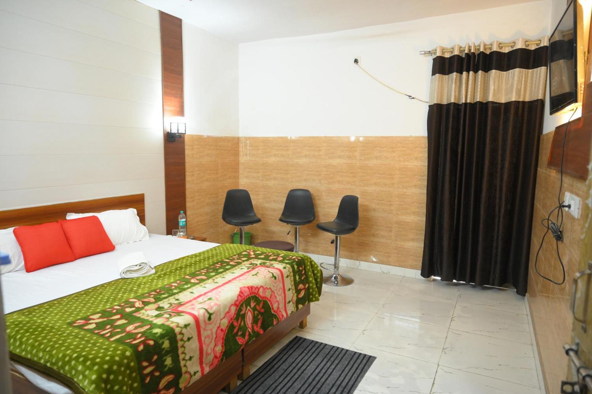 Hotel Starlight Meerut Dış mekan fotoğraf