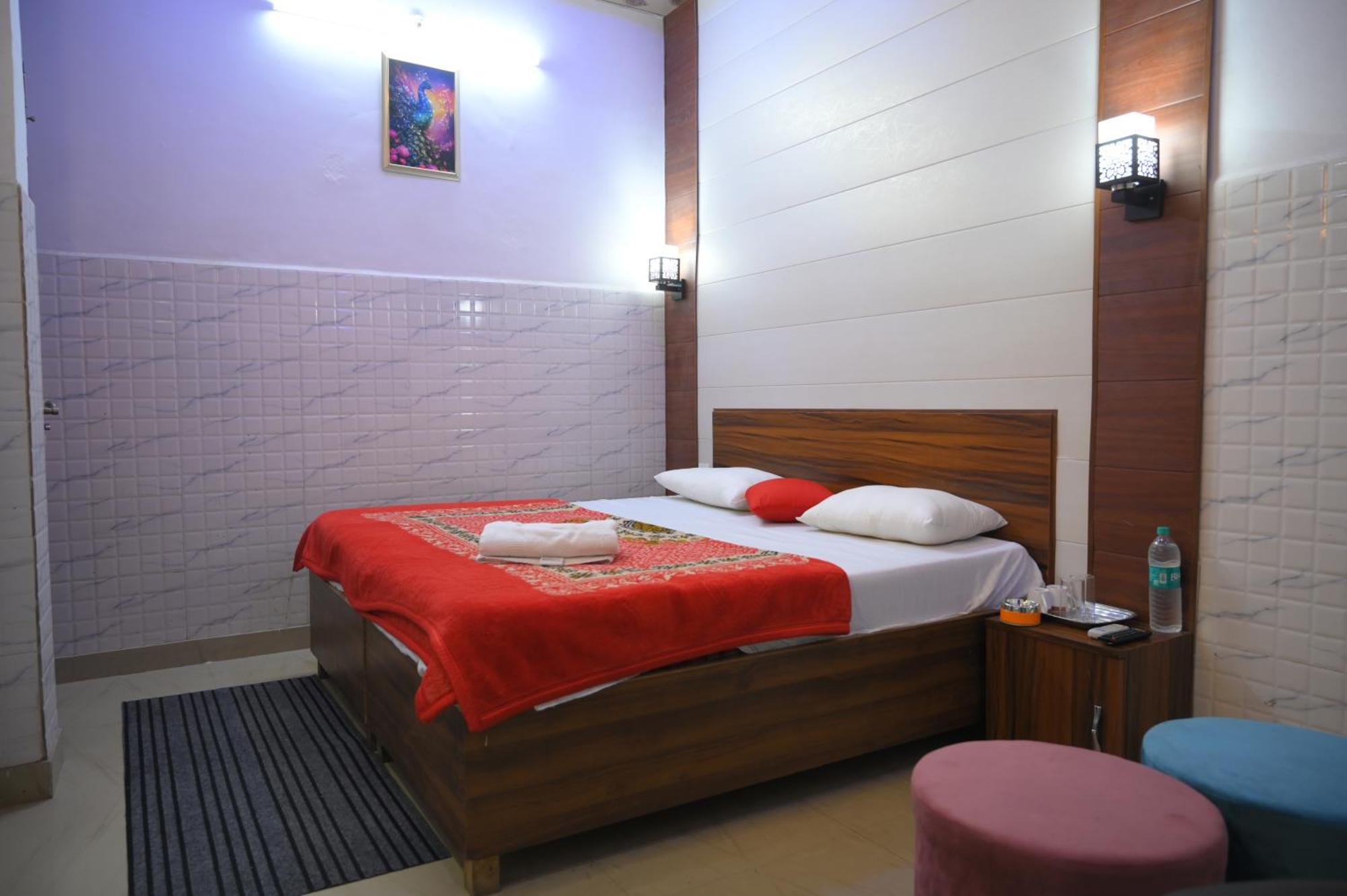 Hotel Starlight Meerut Dış mekan fotoğraf
