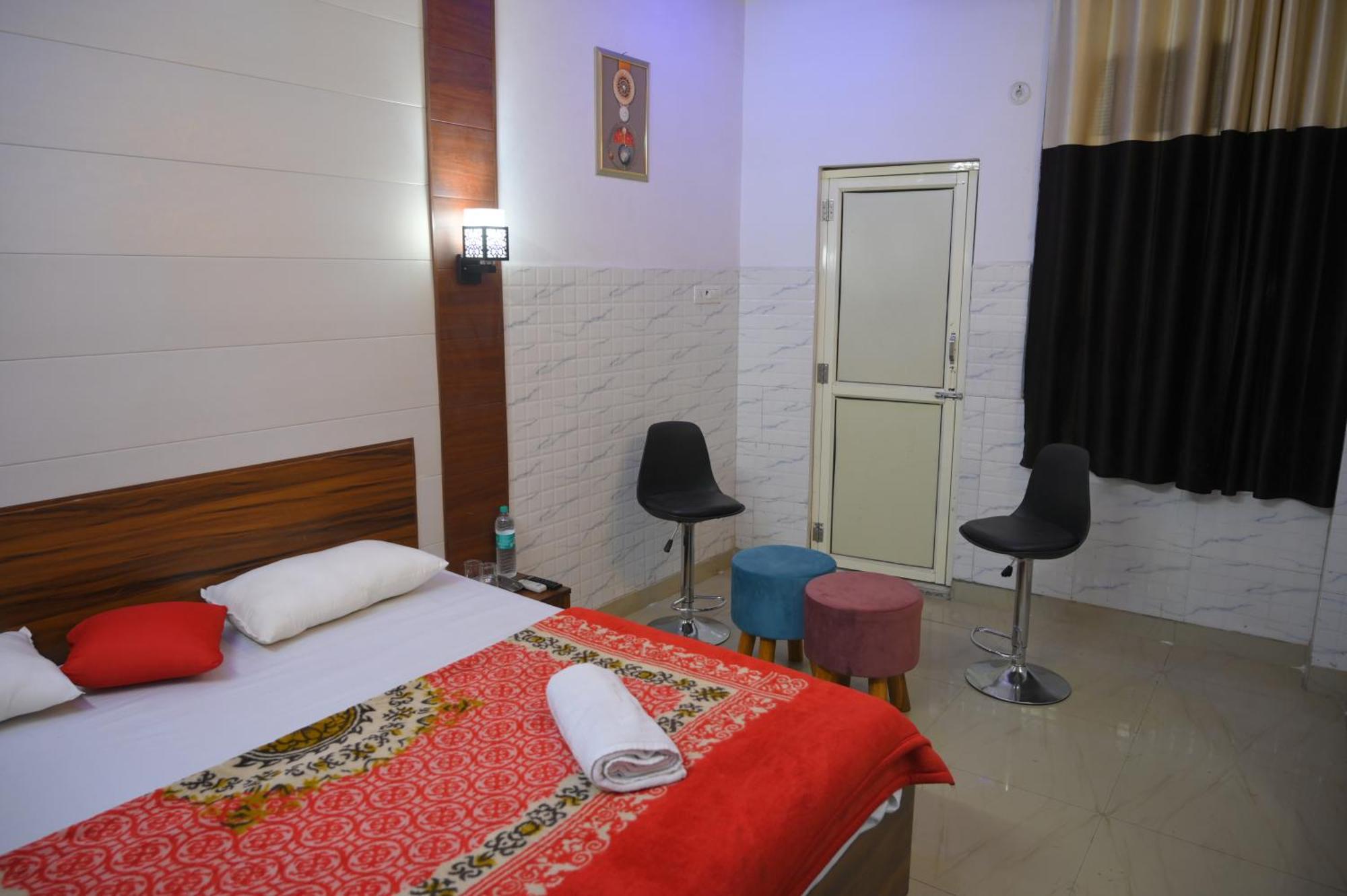 Hotel Starlight Meerut Dış mekan fotoğraf